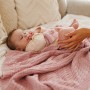 Adīta kokvilnas sedziņa BabyOno 1647/01 pink Adīta kokvilnas sedziņa BabyOno 1647/01 pink-Gultas veļa un piederumi-bebis.lv
