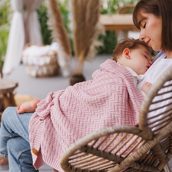 Adīta kokvilnas sedziņa BabyOno 1647/01 pink Adīta kokvilnas sedziņa BabyOno 1647/01 pink-Gultas veļa un piederumi-bebis.lv