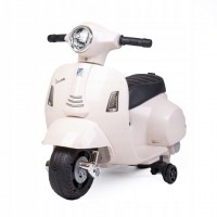 Электрический мотоцикл Baby Mix Vespa белого цвета.