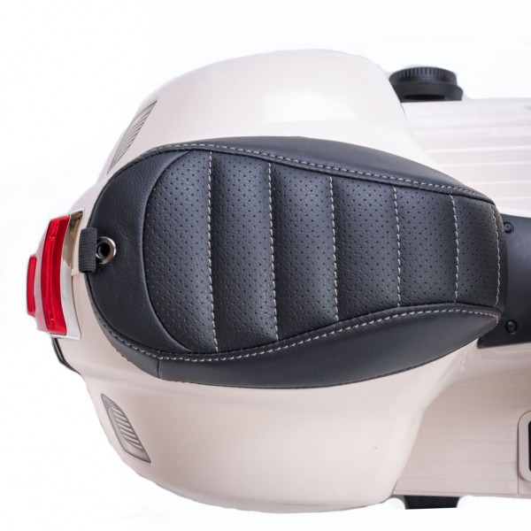 Baby Mix Vespa elektriskais motocikls baltā krāsā--bebis.lv